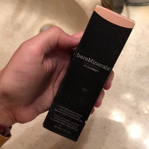 Bare minerals foundations